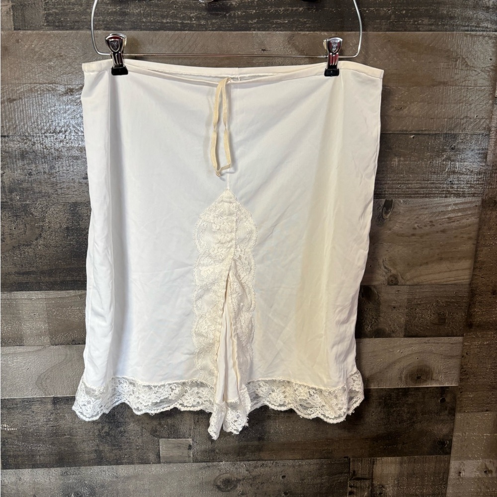 Vintage Olga aged white Lace-Trim Slim Panti Slip style 937 Size L